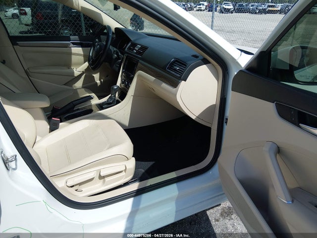 Продаж на аукціоні авто 2018 Volkswagen Passat 2.0t Se, vin: 1VWBA7A33JC033806, номер лоту: 44975286
