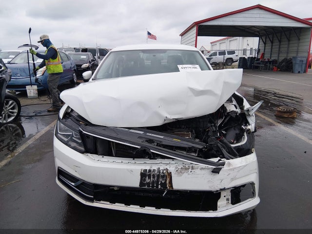 Aukcja sprzedaży 2017 Volkswagen Passat 1.8t S, vin: 1VWAT7A3XHC071405, numer aukcji: 44975306