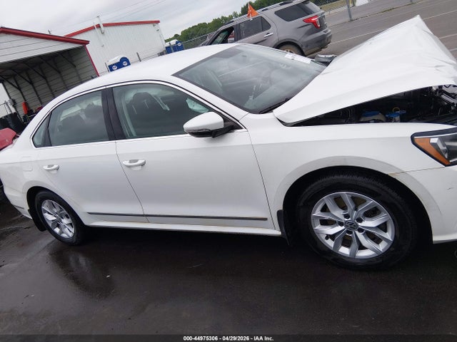 Aukcja sprzedaży 2017 Volkswagen Passat 1.8t S, vin: 1VWAT7A3XHC071405, numer aukcji: 44975306