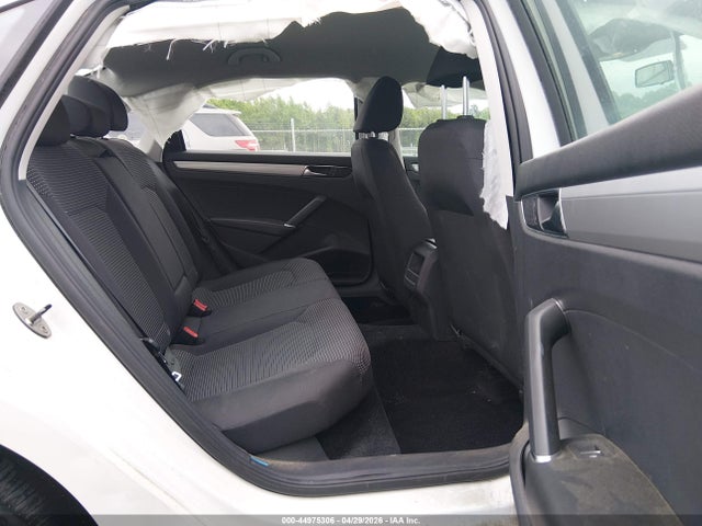 Aukcja sprzedaży 2017 Volkswagen Passat 1.8t S, vin: 1VWAT7A3XHC071405, numer aukcji: 44975306
