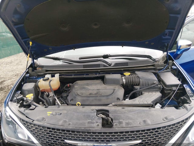 2020 Chrysler Pacifica Limited მანქანა იყიდება აუქციონზე, vin: 2C4RC1GG7LR184175, აუქციონის ნომერი: 44975314