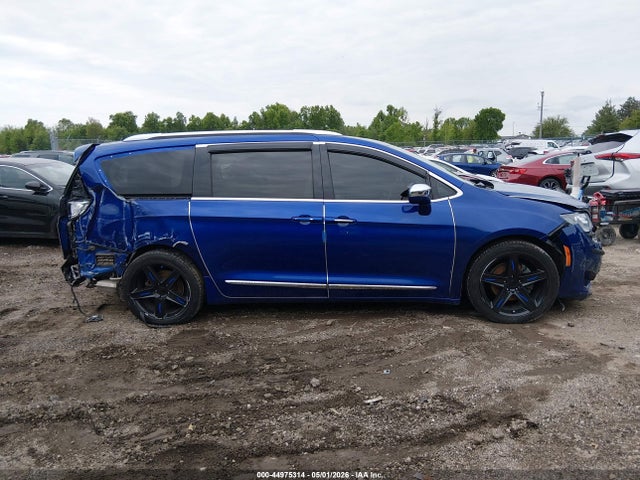 2020 Chrysler Pacifica Limited მანქანა იყიდება აუქციონზე, vin: 2C4RC1GG7LR184175, აუქციონის ნომერი: 44975314