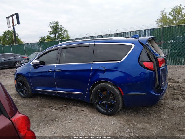 2020 Chrysler Pacifica Limited მანქანა იყიდება აუქციონზე, vin: 2C4RC1GG7LR184175, აუქციონის ნომერი: 44975314