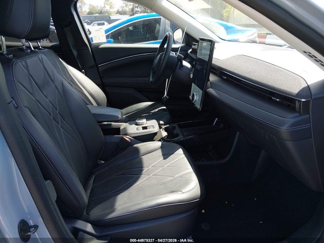 3FMTK1R40RMA09113 Ford Mustang Mach-e Select