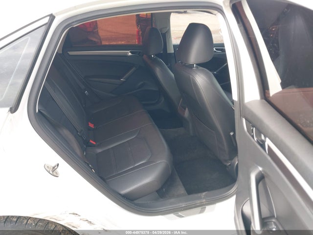 44975378 :رقم المزاد ، 1VWDT7A35HC060745 vin ، 2017 Volkswagen Passat 1.8t R-line مزاد بيع