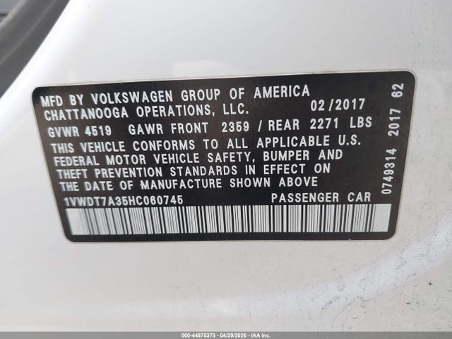 44975378 :رقم المزاد ، 1VWDT7A35HC060745 vin ، 2017 Volkswagen Passat 1.8t R-line مزاد بيع