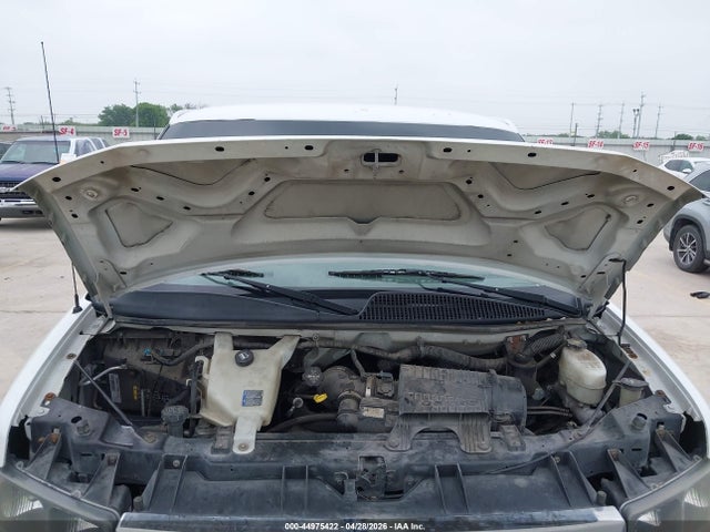 GMC Savana 2500 Work Van 2017 1GTW7AFF0H1905156 Image 10
