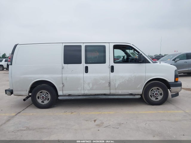 GMC Savana 2500 Work Van 2017 1GTW7AFF0H1905156 Image 12