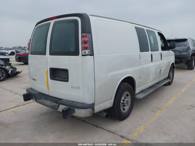 GMC Savana 2500 Work Van 2017 1GTW7AFF0H1905156 Image 4