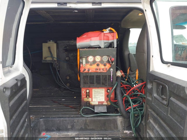 GMC Savana 2500 Work Van 2017 1GTW7AFF0H1905156 Image 8