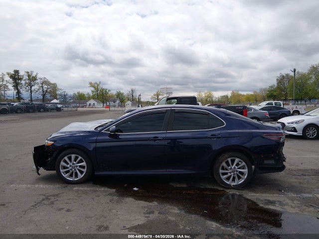 44975478 :رقم المزاد ، 4T1R11AK9MU454042 vin ، 2021 Toyota Camry Le مزاد بيع
