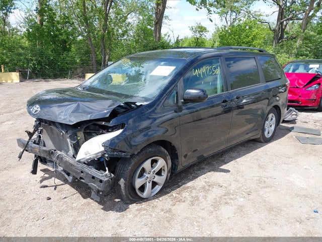 Продажа на аукционе авто 2015 Toyota Sienna Le 8 Passenger, vin: 5TDKK3DC7FS537592, номер лота: 44975501