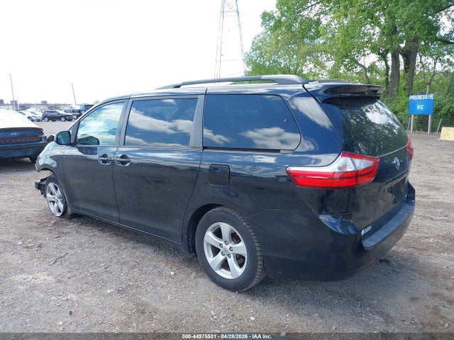 Продажа на аукционе авто 2015 Toyota Sienna Le 8 Passenger, vin: 5TDKK3DC7FS537592, номер лота: 44975501