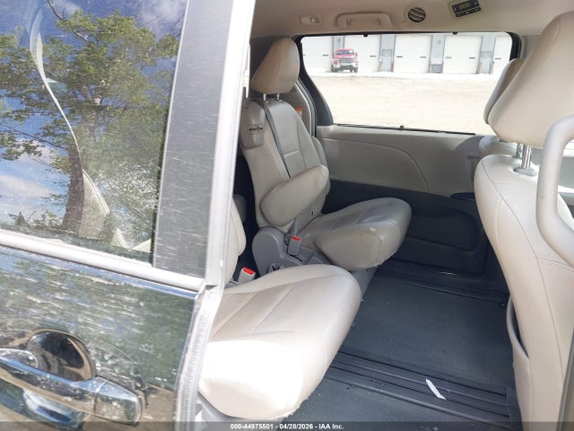 Продажа на аукционе авто 2015 Toyota Sienna Le 8 Passenger, vin: 5TDKK3DC7FS537592, номер лота: 44975501