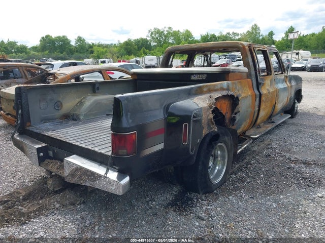 44975537 :رقم المزاد ، 1GCHR33N7JJ142228 vin ، 1988 Chevrolet R30 مزاد بيع