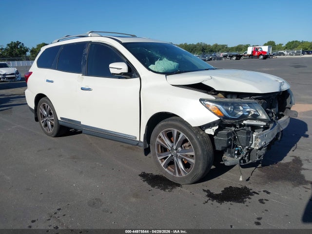 44975544 :رقم المزاد ، 5N1DR2MN2HC682345 vin ، 2017 Nissan Pathfinder Platinum مزاد بيع