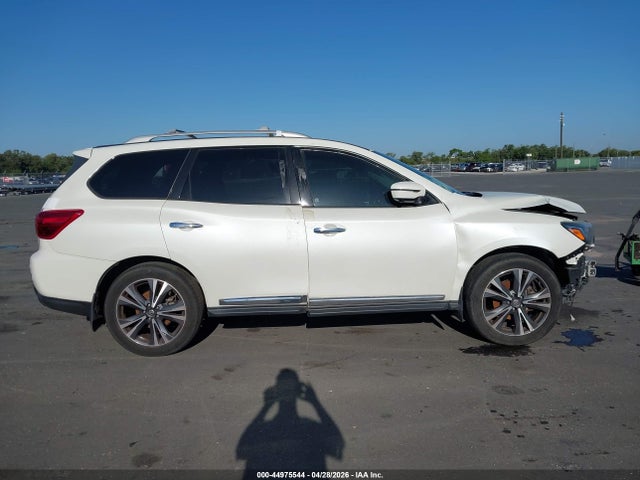 44975544 :رقم المزاد ، 5N1DR2MN2HC682345 vin ، 2017 Nissan Pathfinder Platinum مزاد بيع