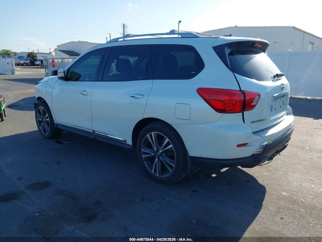 44975544 :رقم المزاد ، 5N1DR2MN2HC682345 vin ، 2017 Nissan Pathfinder Platinum مزاد بيع