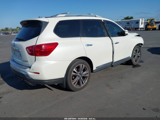44975544 :رقم المزاد ، 5N1DR2MN2HC682345 vin ، 2017 Nissan Pathfinder Platinum مزاد بيع