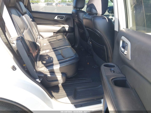 44975544 :رقم المزاد ، 5N1DR2MN2HC682345 vin ، 2017 Nissan Pathfinder Platinum مزاد بيع