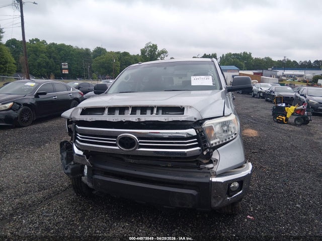 44975549 :رقم المزاد ، 5TFEW5F19HX228101 vin ، 2017 Toyota Tundra Sr5 5.7l V8 مزاد بيع