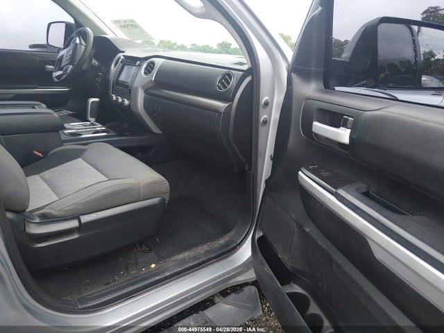 44975549 :رقم المزاد ، 5TFEW5F19HX228101 vin ، 2017 Toyota Tundra Sr5 5.7l V8 مزاد بيع