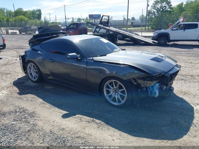2025 1FA6P8CF7S5413680 main image