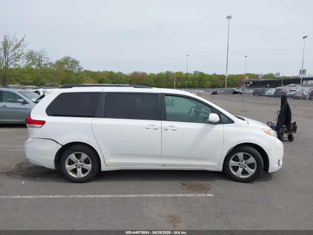 Aukcja sprzedaży 2011 Toyota Sienna Le V6, vin: 5TDKK3DC6BS145973, numer aukcji: 44975594