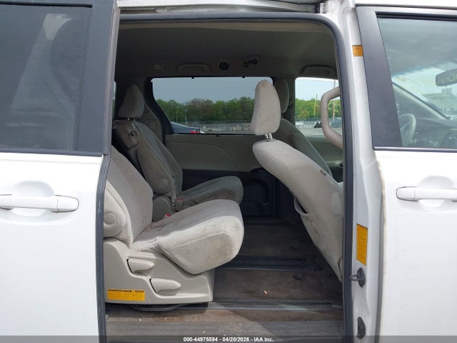 Aukcja sprzedaży 2011 Toyota Sienna Le V6, vin: 5TDKK3DC6BS145973, numer aukcji: 44975594