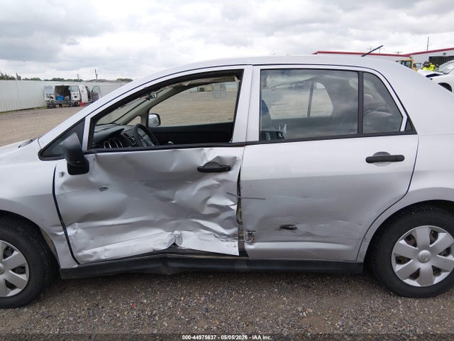 2010 Nissan Versa 1.6 მანქანა იყიდება აუქციონზე, vin: 3N1CC1AP0AL414635, აუქციონის ნომერი: 44975637