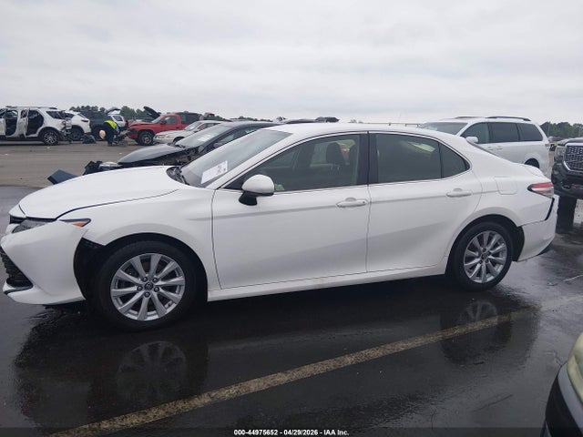 2018 Toyota Camry Le მანქანა იყიდება აუქციონზე, vin: JTNB11HK0J3010055, აუქციონის ნომერი: 44975652