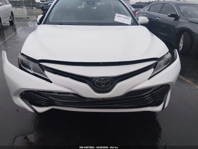 2018 Toyota Camry Le მანქანა იყიდება აუქციონზე, vin: JTNB11HK0J3010055, აუქციონის ნომერი: 44975652