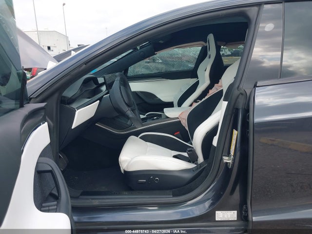 Продажа на аукционе авто 2024 Tesla Model S Plaid Tri Motor All-wheel Drive, vin: 5YJSA1E64RF538689, номер лота: 44975743