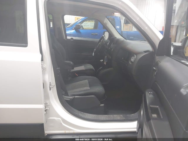 Продаж на аукціоні авто 2016 Jeep Patriot Latitude, vin: 1C4NJRFB5GD712541, номер лоту: 44975820