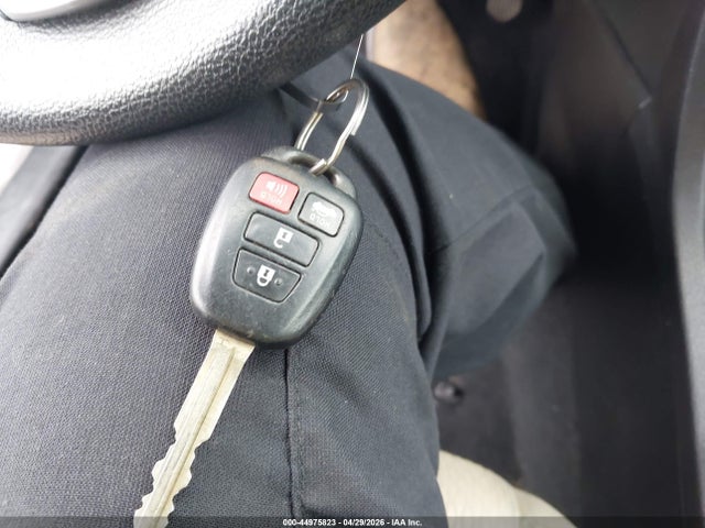 2015 Toyota Corolla Le მანქანა იყიდება აუქციონზე, vin: 5YFBURHE8FP308243, აუქციონის ნომერი: 44975823