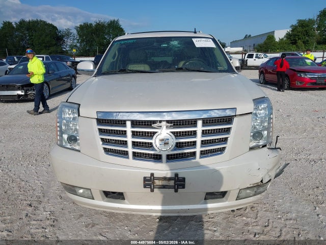 Продаж на аукціоні авто 2011 Cadillac Escalade Esv Premium, vin: 1GYS4JEF5BR117081, номер лоту: 44975884