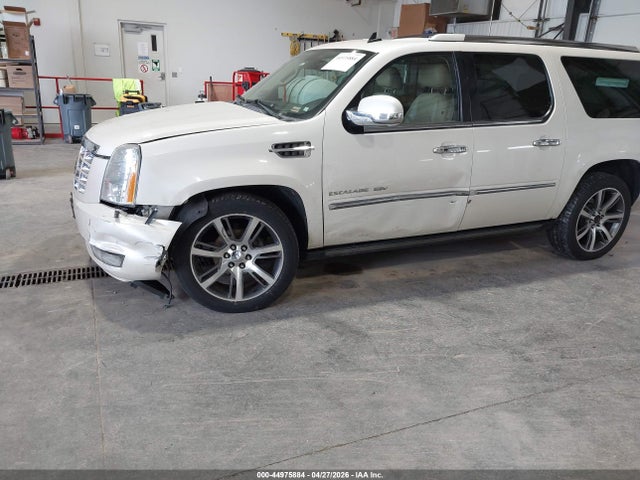 Продаж на аукціоні авто 2011 Cadillac Escalade Esv Premium, vin: 1GYS4JEF5BR117081, номер лоту: 44975884