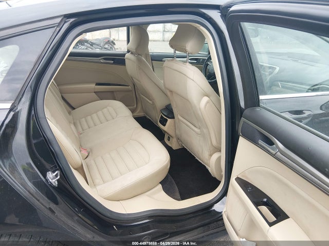 44975888 :رقم المزاد ، 3FA6P0H77FR228826 vin ، 2015 Ford Fusion Se مزاد بيع