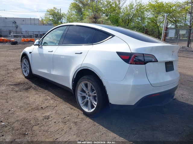 7SAYGDEE2PF763324 Tesla Model Y