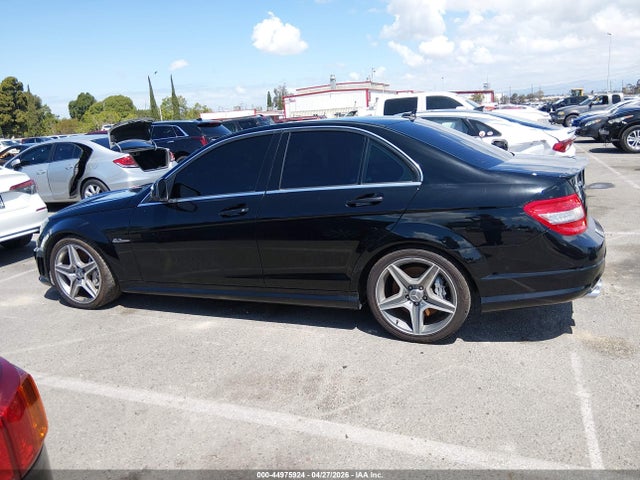 2009 Mercedes-benz Amg C 63 მანქანა იყიდება აუქციონზე, vin: WDDGF77X89F204294, აუქციონის ნომერი: 44975924