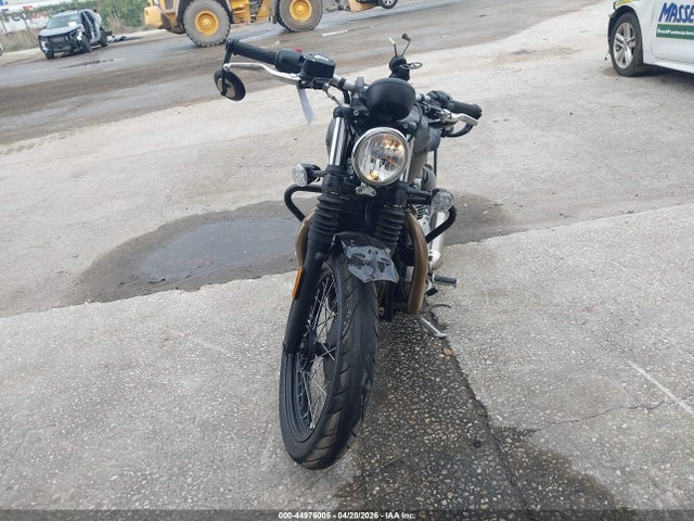 Triumph Motorcycle Bonneville Bobber 2017 SMTD42HL0HT826746 Image 5