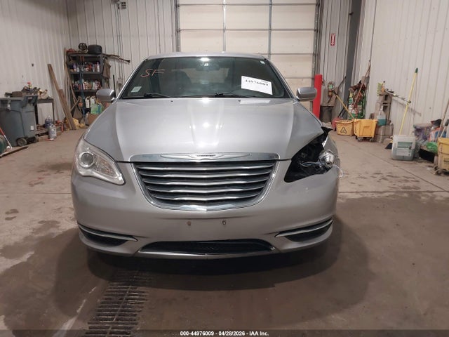 44976009 :رقم المزاد ، 1C3CCBAB7DN560692 vin ، 2013 Chrysler 200 Lx مزاد بيع