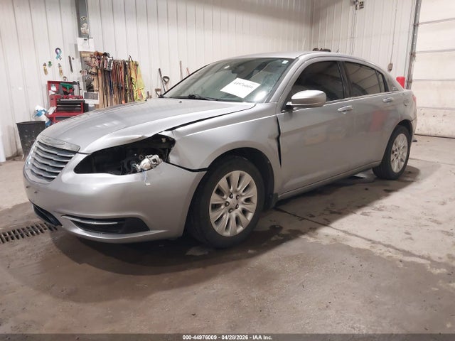 44976009 :رقم المزاد ، 1C3CCBAB7DN560692 vin ، 2013 Chrysler 200 Lx مزاد بيع