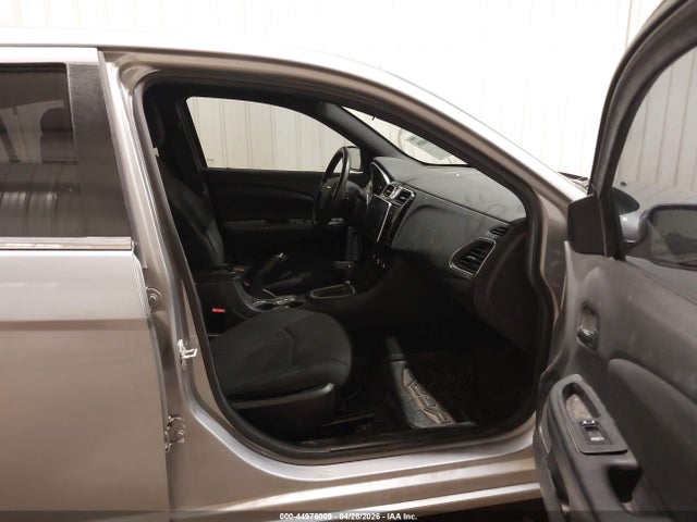 44976009 :رقم المزاد ، 1C3CCBAB7DN560692 vin ، 2013 Chrysler 200 Lx مزاد بيع