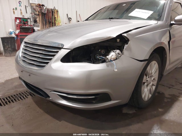 44976009 :رقم المزاد ، 1C3CCBAB7DN560692 vin ، 2013 Chrysler 200 Lx مزاد بيع