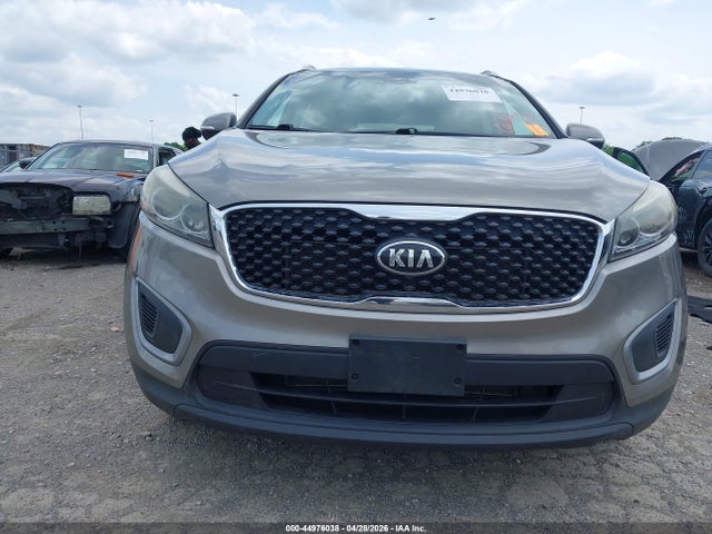 44976038 :رقم المزاد ، 5XYPGDA31GG056883 vin ، 2016 Kia Sorento 2.4l Lx مزاد بيع