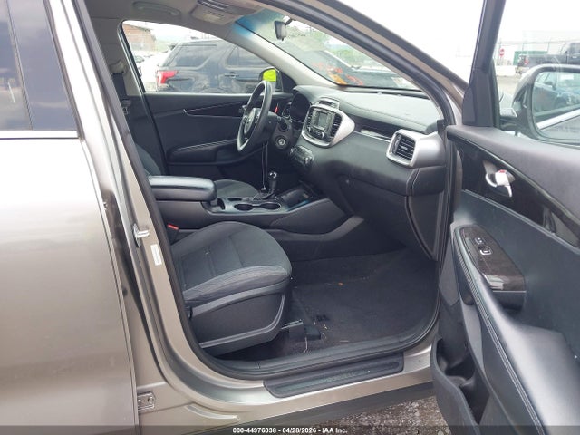 44976038 :رقم المزاد ، 5XYPGDA31GG056883 vin ، 2016 Kia Sorento 2.4l Lx مزاد بيع
