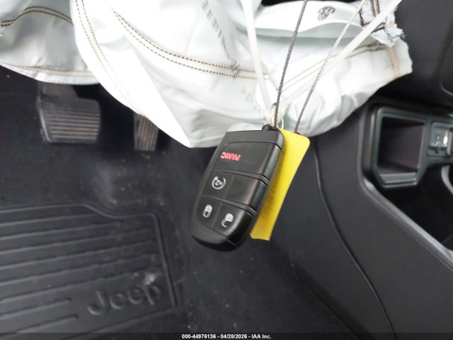 44976136 :رقم المزاد ، ZACCJABB4JPG83525 vin ، 2018 Jeep Renegade Latitude Fwd مزاد بيع