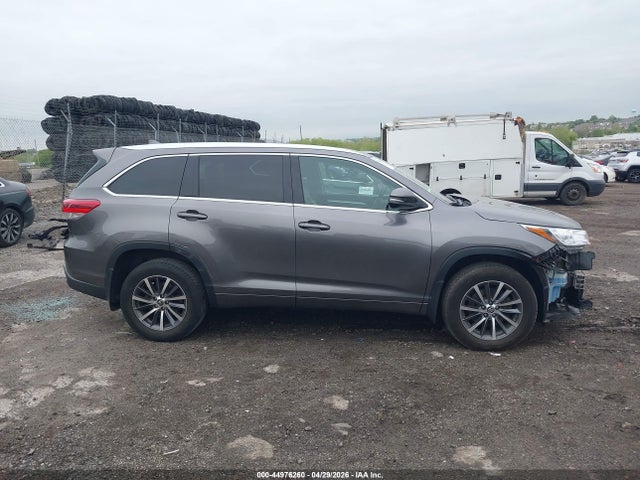 Продаж на аукціоні авто 2017 Toyota Highlander Xle, vin: 5TDJZRFH5HS454166, номер лоту: 44976260