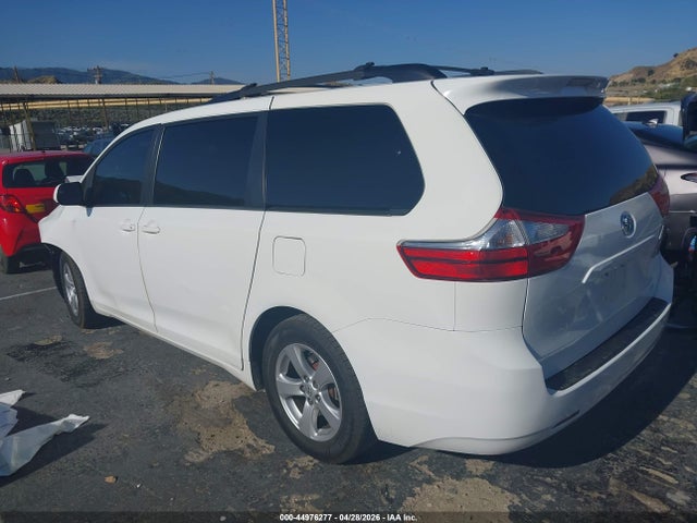 5TDKZ3DC1HS795637 Toyota Sienna Le 8 Passenger